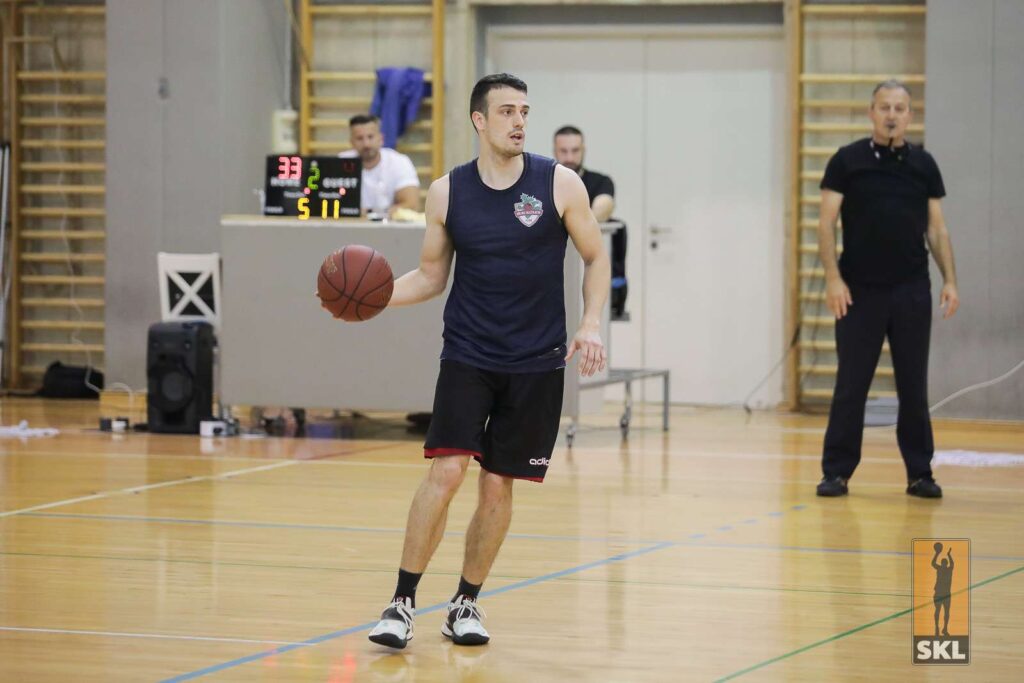 Nino Pleština