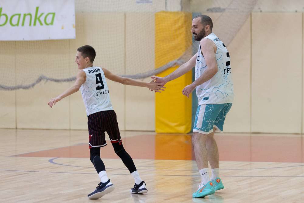 Roko Marin, Tomislav Topic