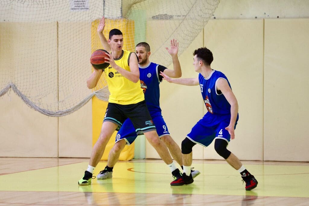 Uvik Kontra uvjerljivo nadigrala Split International School Basketball